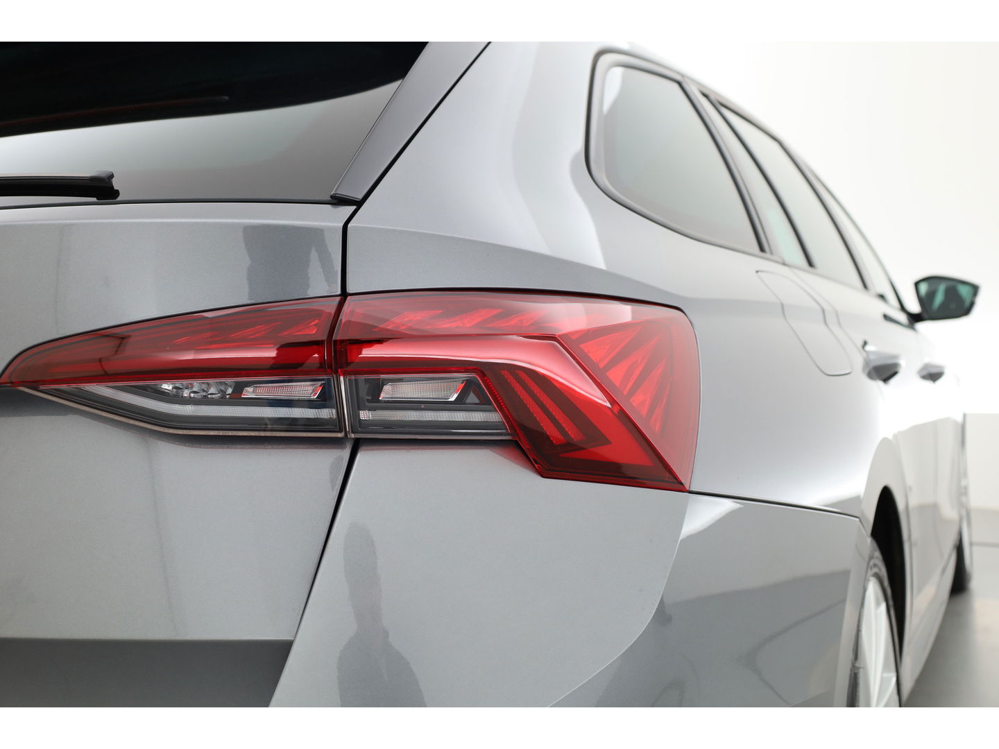 Škoda Octavia Combi 2.0 TDI | Elek. Trekhaak | Navi by App | Camera | LED | 18'' | Adapt. Cruise |