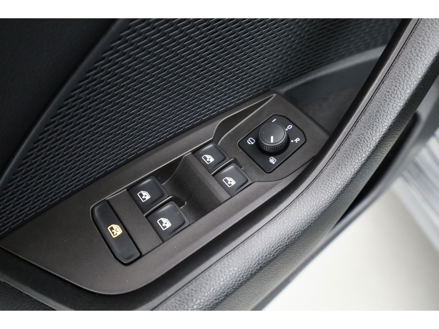 Škoda Octavia Combi 2.0 TDI | Elek. Trekhaak | Navi by App | Camera | LED | 18'' | Adapt. Cruise |