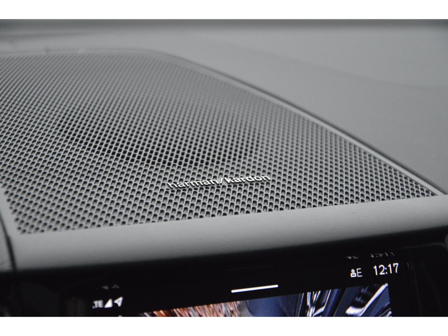 Volvo XC60 T6 Hybride AWD Black Edition | Panoramadak | HarmanKardon | 360° Camera | Stoel + Stuur Verwarmd |