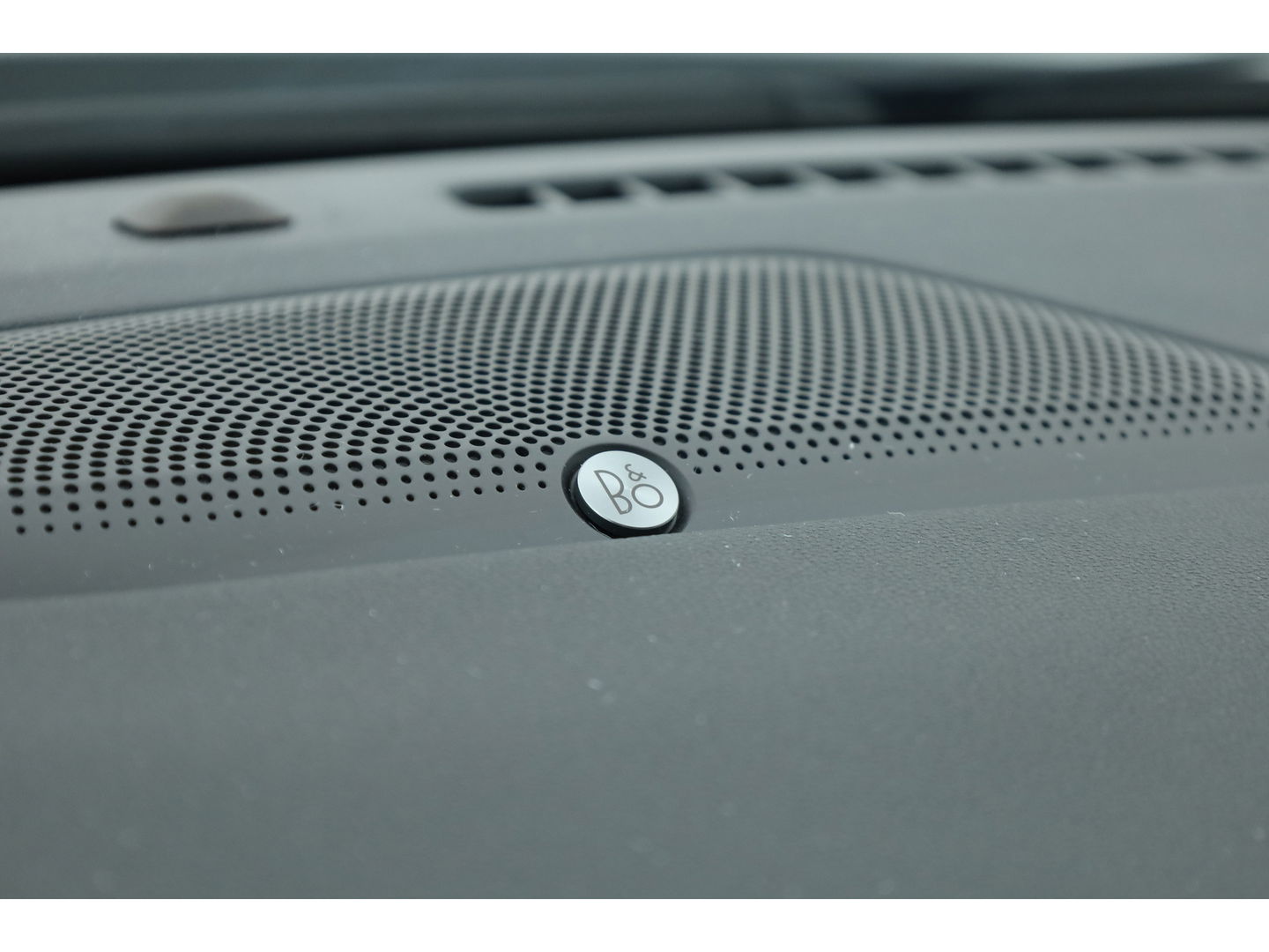 Ford Kuga 2.5 PHEV Titanium X | Pano | HUD | Elek. Trekhaak | B&O Audio | Winter Pack | 20'' | Camera