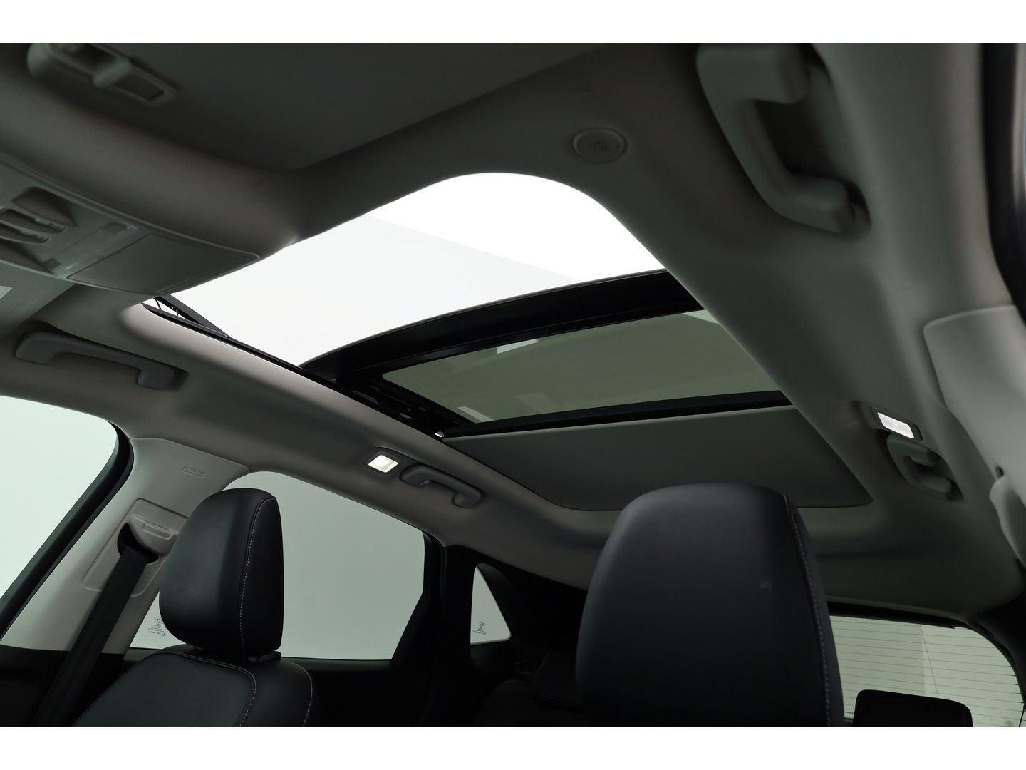 Ford Kuga 2.5 PHEV Titanium X | Pano | HUD | Elek. Trekhaak | B&O Audio | Winter Pack | 20'' | Camera