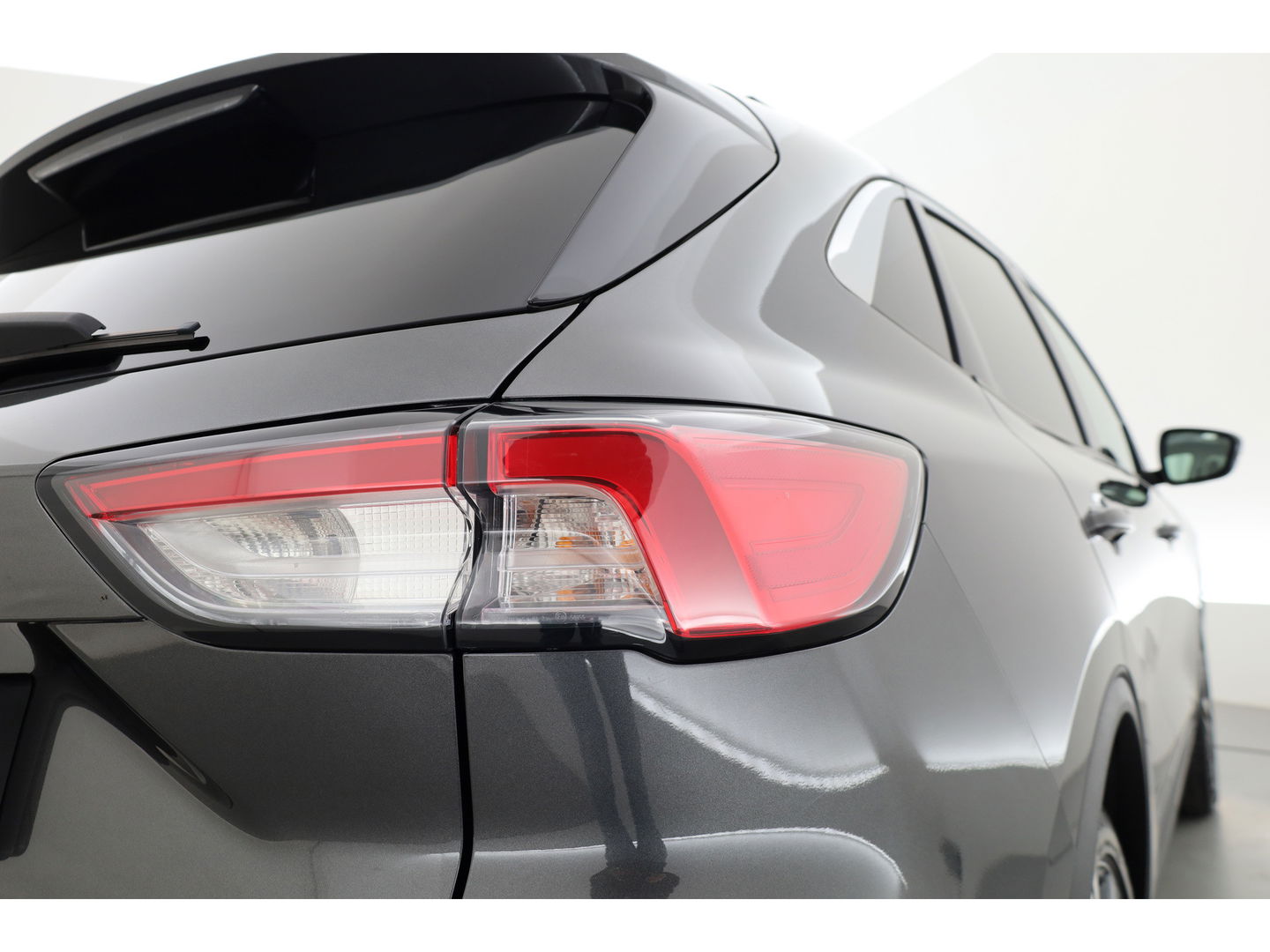 Ford Kuga 2.5 PHEV Titanium X | Pano | HUD | Elek. Trekhaak | B&O Audio | Winter Pack | 20'' | Camera