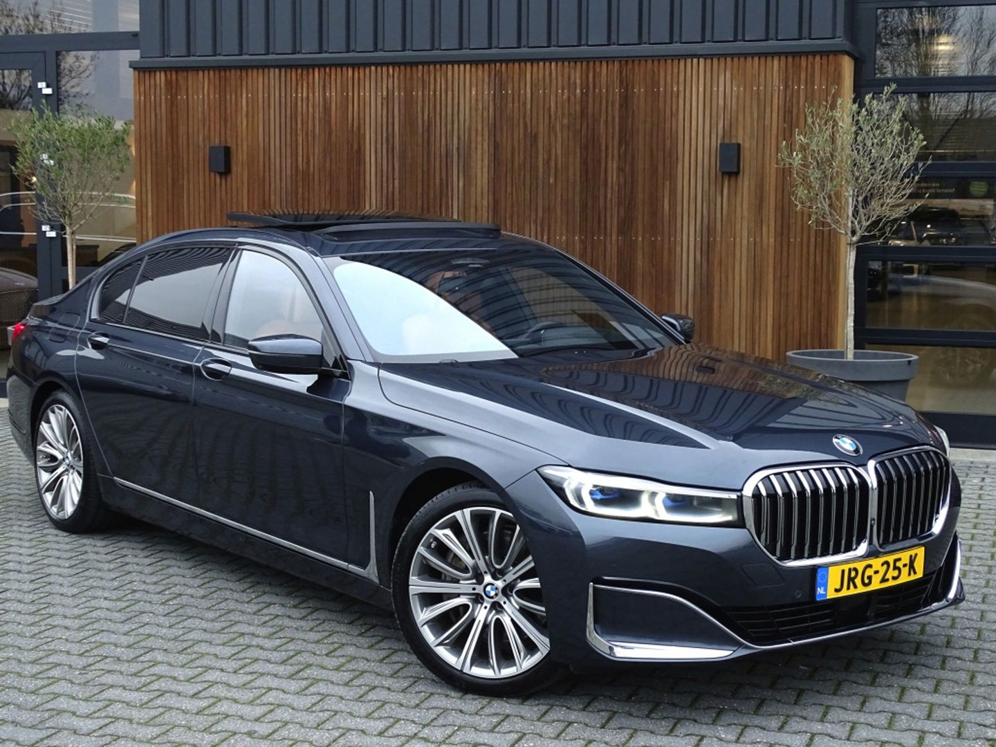 BMW 7 Serie 745Le 394PK / Skylounge / B&W / Laser / M- Individual / 360°