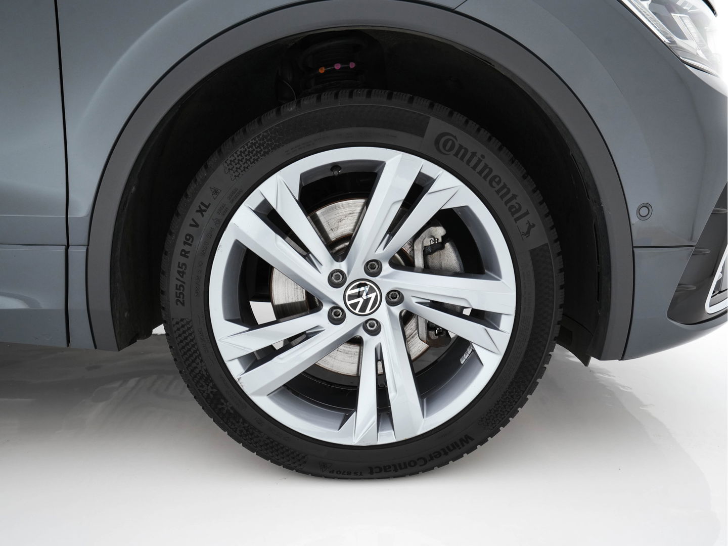 Volkswagen Tiguan 1.4 TSI R-Line Business+ (Plug-in) (INCL-BTW) Aut. *PANO | FULL-LED | ADAPTIVE-CRUISE | DIGI-COCKPIT | HEATED-COMFORTSEATS | NAV-FULLMAP | DAB+ | TOWBAR | PRIVACY-GLASS | ECC | PDC | 19''ALU