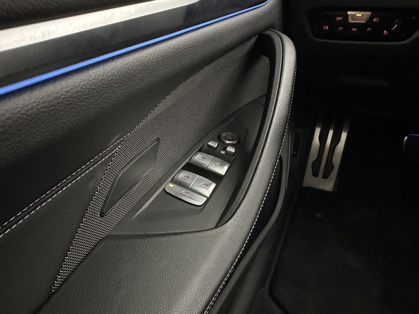 BMW i4 eDrive40 M-Sport High Executive 84 kWh (3-Fase) [SOH-97%] (INCL-BTW)  Aut *FULL-LEATHER | HEAD UP | FULL-LED | HARMAN/KARDON-AUDIO | ADAPTIVE-CRUISE |  ADAPTIVE-CRUISE | WIDESCREEN-COCKPIT | DAB+ | TOPVIEW | AMBIENT-LIGHT | CARPLAY | HEATED-SPORTSEA