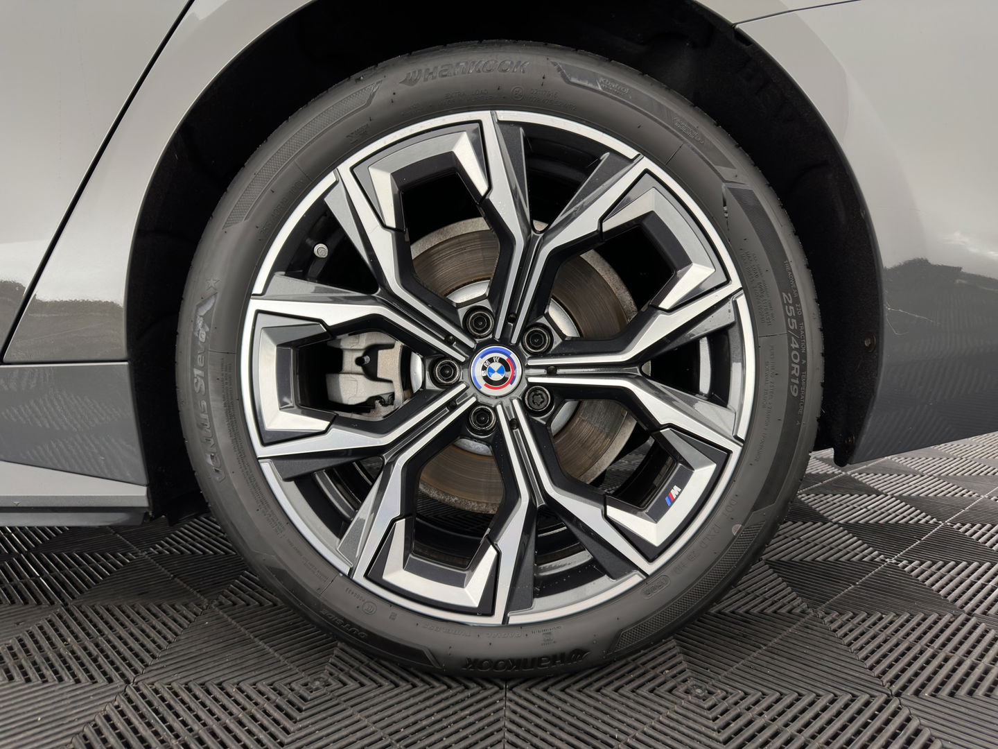 BMW i4 eDrive40 M-Sport High Executive 84 kWh (3-Fase) [SOH-97%] (INCL-BTW)  Aut *FULL-LEATHER | HEAD UP | FULL-LED | HARMAN/KARDON-AUDIO | ADAPTIVE-CRUISE |  ADAPTIVE-CRUISE | WIDESCREEN-COCKPIT | DAB+ | TOPVIEW | AMBIENT-LIGHT | CARPLAY | HEATED-SPORTSEA