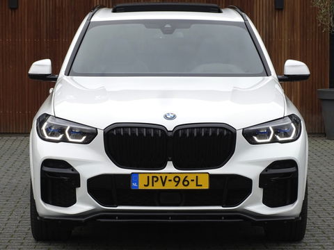 BMW X5 45e 394PK X-drive / M-Sport Pro Individual / B&W / 360° / Laser