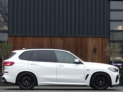BMW X5 45e 394PK X-drive / M-Sport Pro Individual / B&W / 360° / Laser