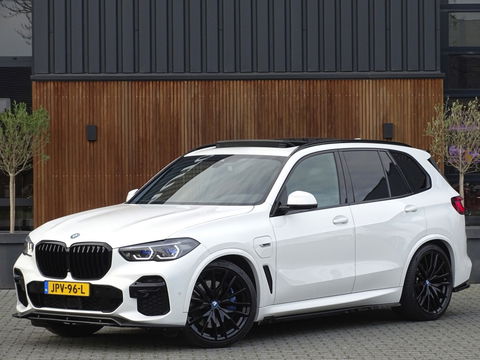 BMW X5 45e 394PK X-drive / M-Sport Pro Individual / B&W / 360° / Laser