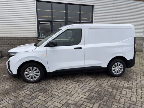 Ford Transit Courier 1.0 EcoBoost Trend benzine grijs kenteken / zo goed als nieuw / fabrieksgarantie tot 07-03-2026 / vaste prijs rijklaar € 20.950 ex / lease vanaf € / direct leverbaar