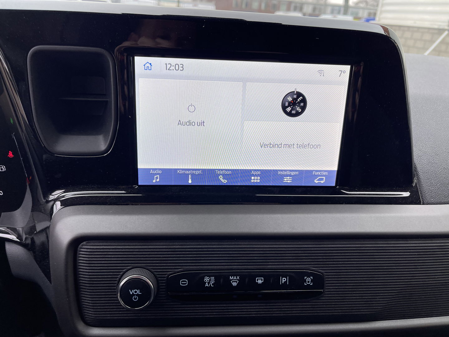 Ford Transit Courier 1.0 EcoBoost Trend benzine grijs kenteken / zo goed als nieuw / fabrieksgarantie tot 07-03-2026 / vaste prijs rijklaar € 20.950 ex / lease vanaf € / direct leverbaar