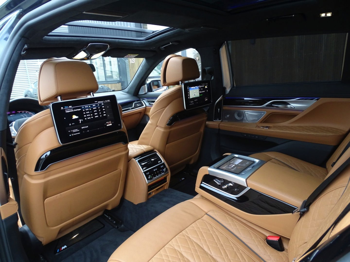BMW 7 Serie 745Le 394PK / Skylounge / B&W / Laser / M- Individual / 360°
