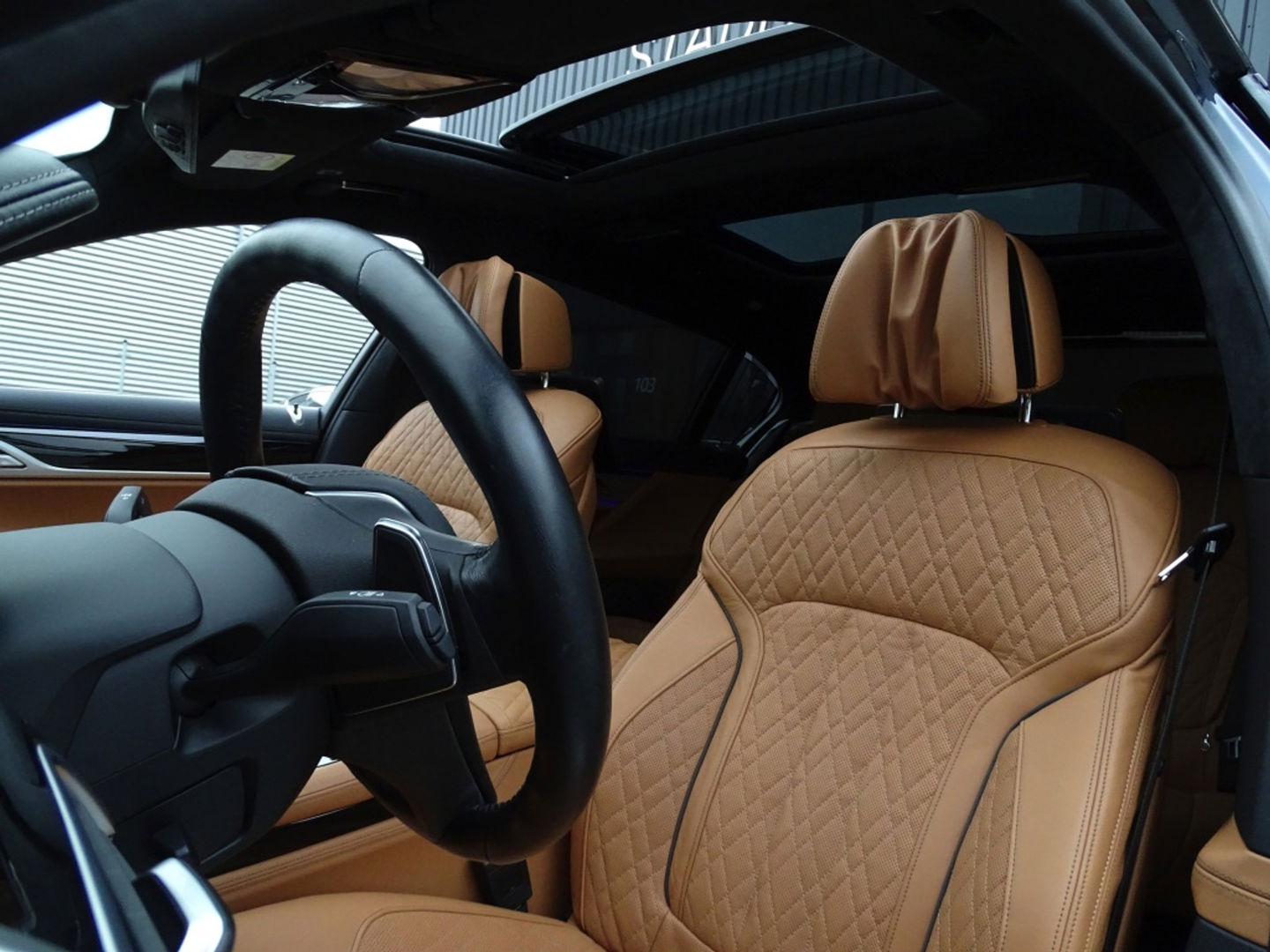 BMW 7 Serie 745Le 394PK / Skylounge / B&W / Laser / M- Individual / 360°