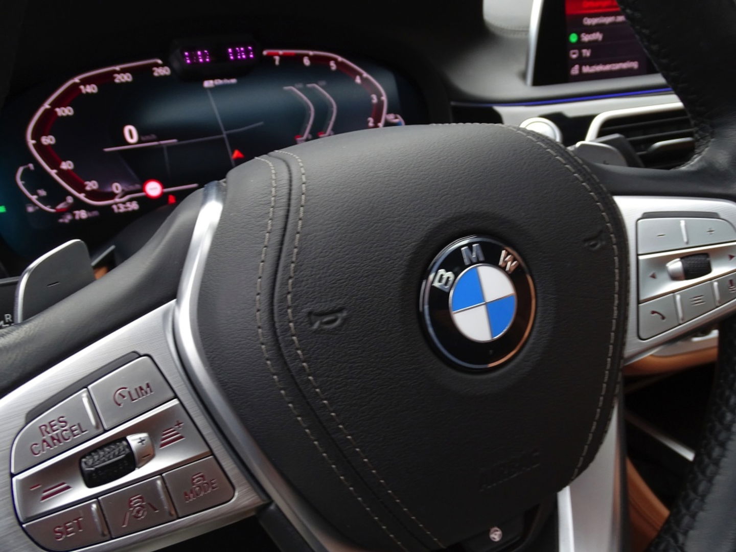 BMW 7 Serie 745Le 394PK / Skylounge / B&W / Laser / M- Individual / 360°