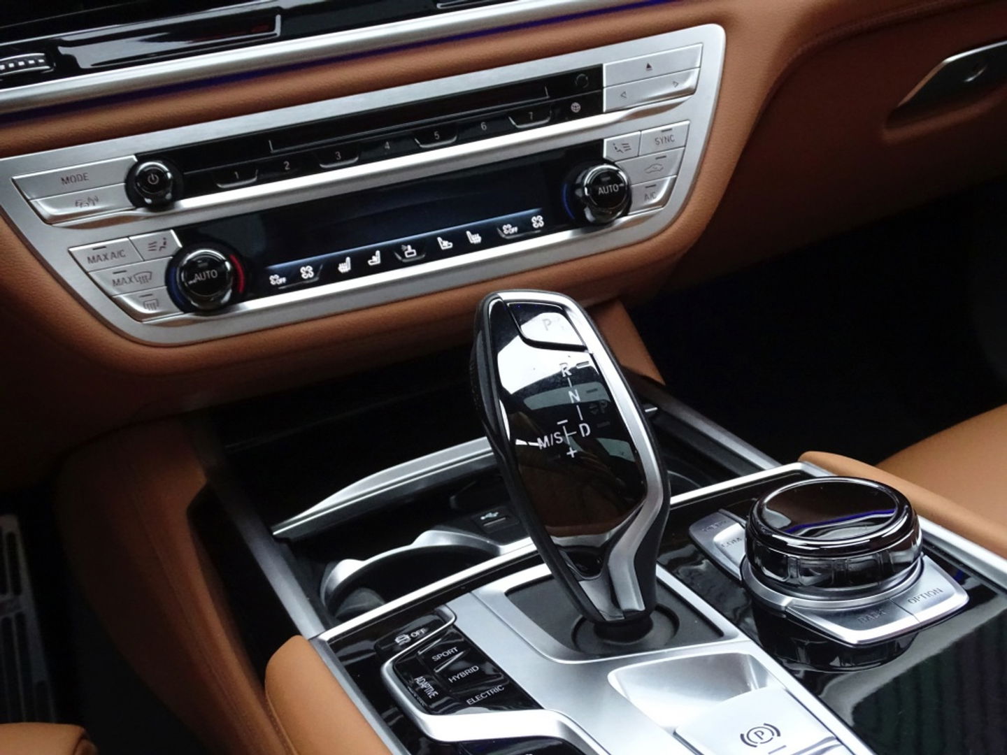 BMW 7 Serie 745Le 394PK / Skylounge / B&W / Laser / M- Individual / 360°