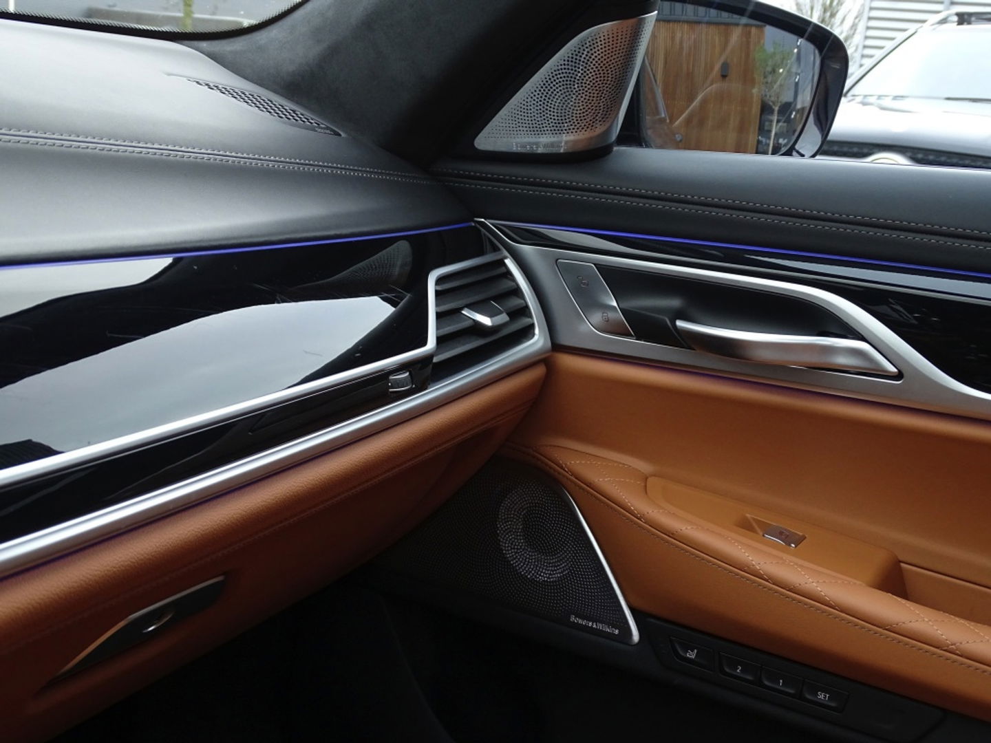 BMW 7 Serie 745Le 394PK / Skylounge / B&W / Laser / M- Individual / 360°