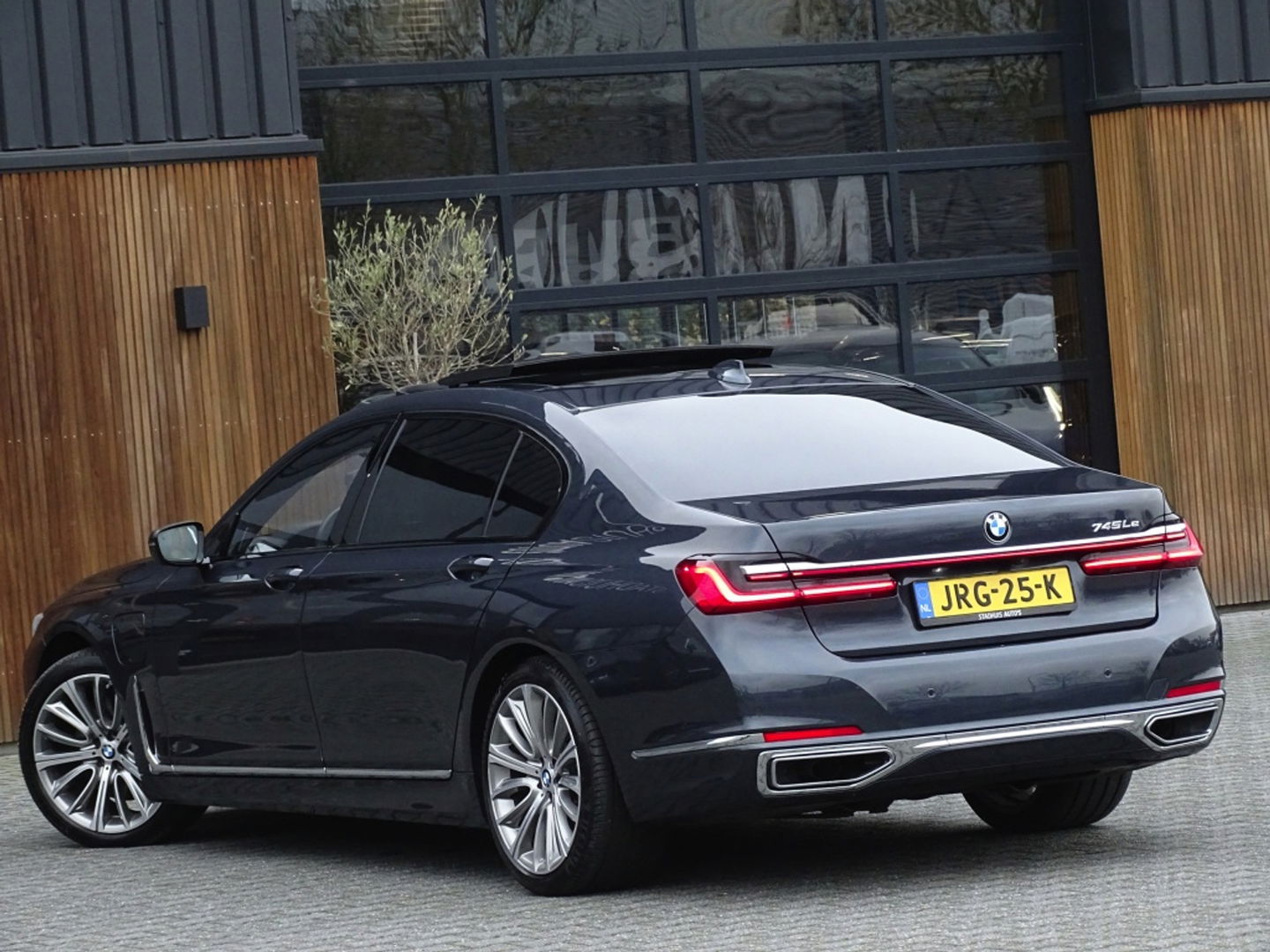 BMW 7 Serie 745Le 394PK / Skylounge / B&W / Laser / M- Individual / 360°