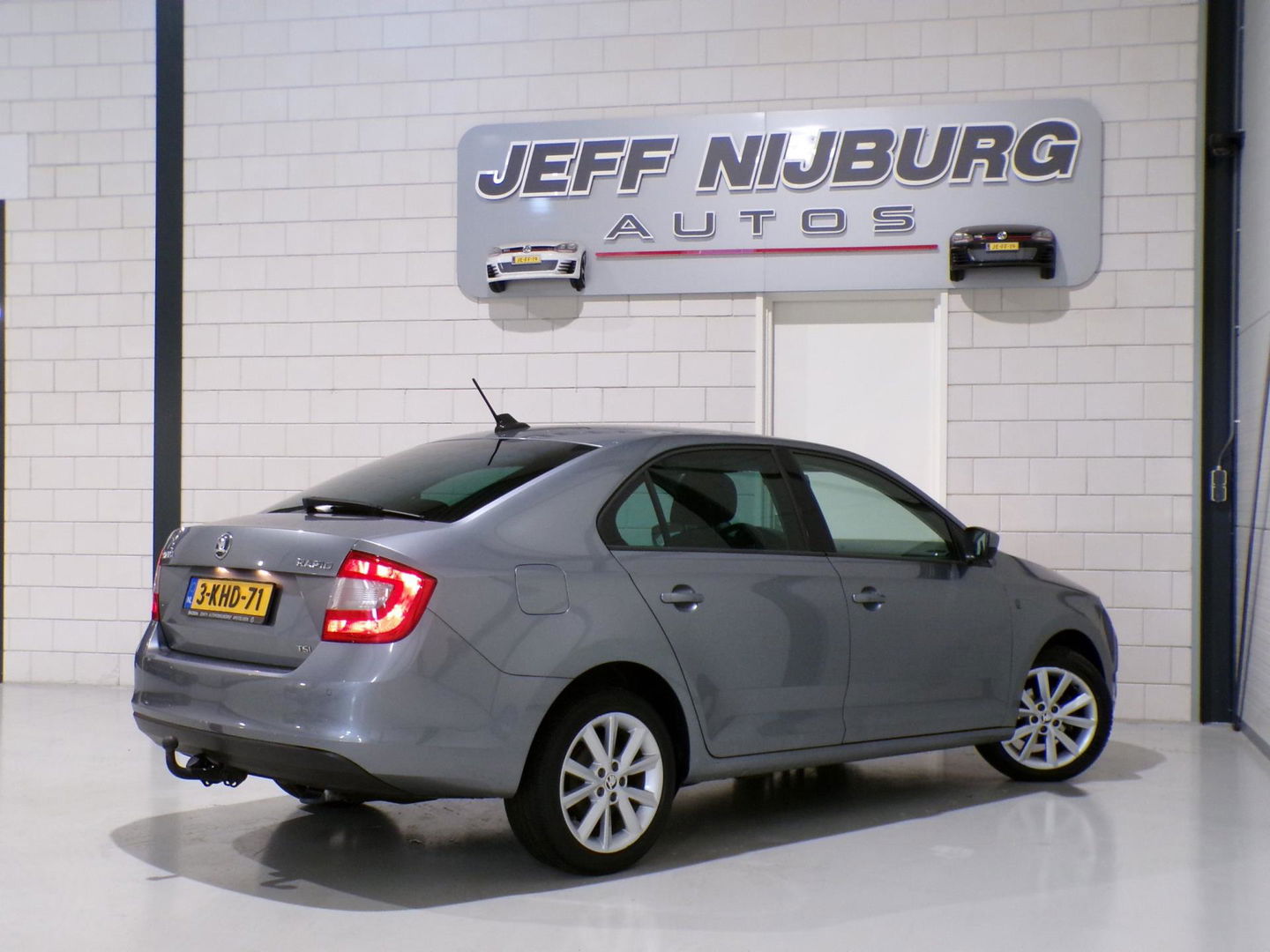 Škoda Rapid 1.2 TSI Greentech Elegance Businessline "Origineel NL!" Trekhaak Navigatie Bluetooth Parkeersensoren Cruise-control