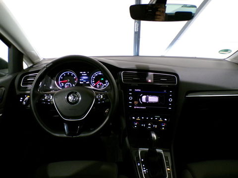 Volkswagen Golf Variant 1.5 TSI DSG Highline "Automaat" Trekhaak Full-LED Apple-Carplay Stoelverwarming Massagestoel Navigatie
