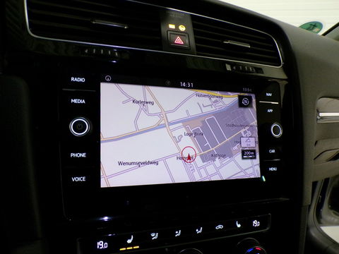 Volkswagen Golf Variant 1.5 TSI DSG Highline "Automaat" Trekhaak Full-LED Apple-Carplay Stoelverwarming Massagestoel Navigatie