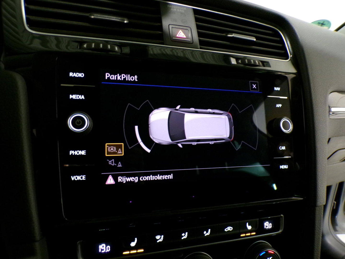 Volkswagen Golf Variant 1.5 TSI DSG Highline "Automaat" Trekhaak Full-LED Apple-Carplay Stoelverwarming Massagestoel Navigatie