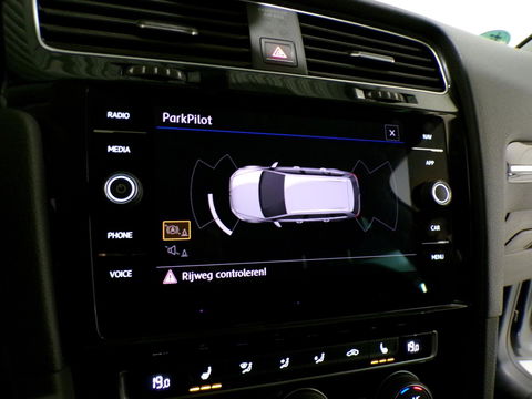 Volkswagen Golf Variant 1.5 TSI DSG Highline "Automaat" Trekhaak Full-LED Apple-Carplay Stoelverwarming Massagestoel Navigatie