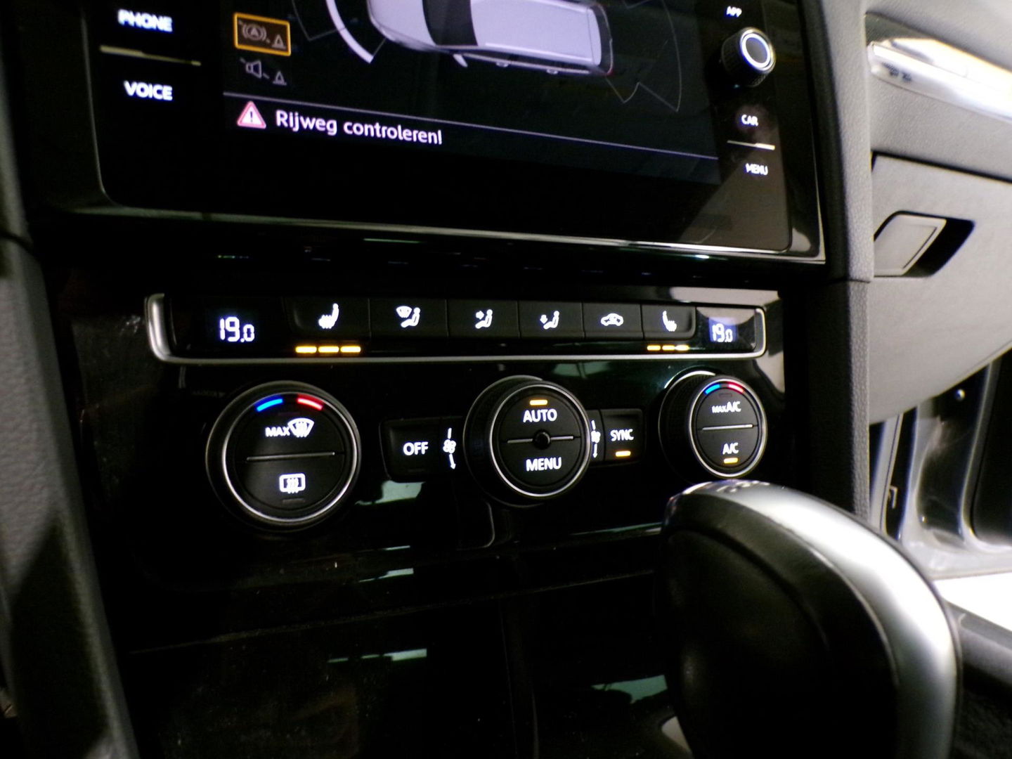 Volkswagen Golf Variant 1.5 TSI DSG Highline "Automaat" Trekhaak Full-LED Apple-Carplay Stoelverwarming Massagestoel Navigatie