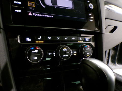 Volkswagen Golf Variant 1.5 TSI DSG Highline "Automaat" Trekhaak Full-LED Apple-Carplay Stoelverwarming Massagestoel Navigatie