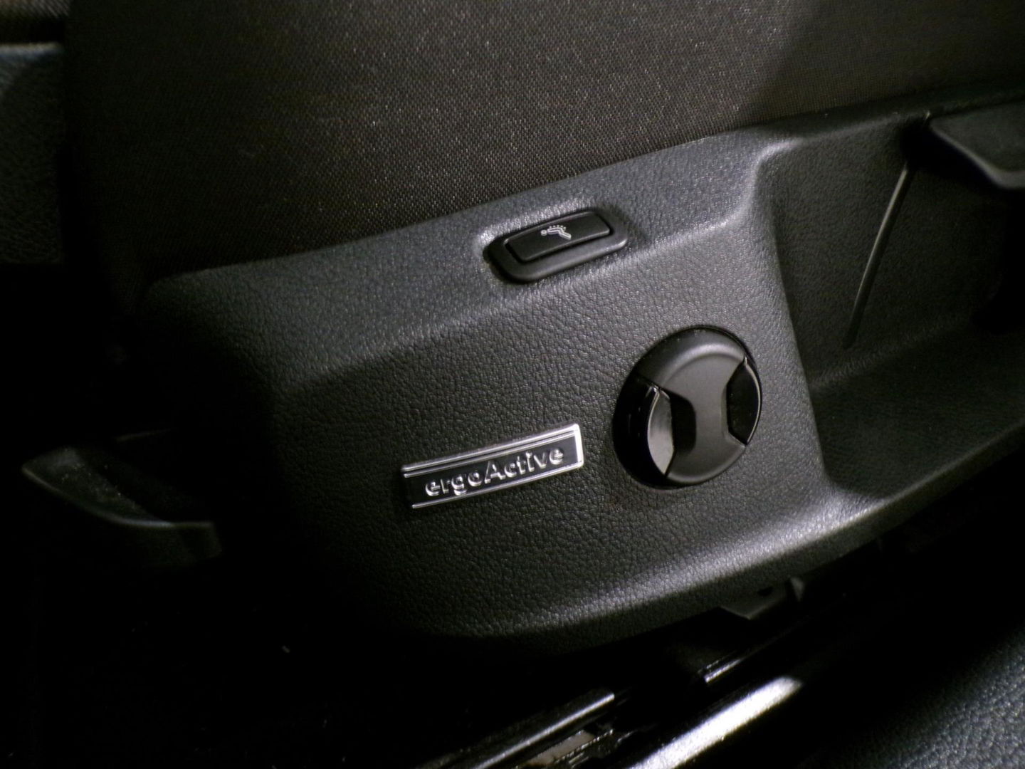 Volkswagen Golf Variant 1.5 TSI DSG Highline "Automaat" Trekhaak Full-LED Apple-Carplay Stoelverwarming Massagestoel Navigatie