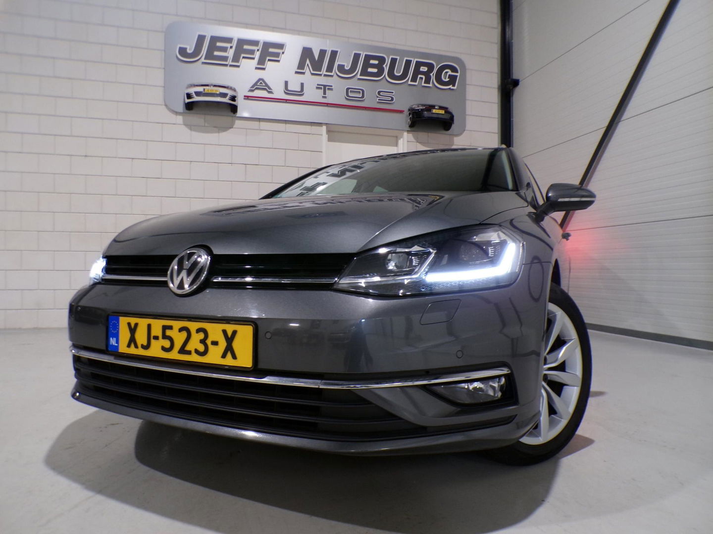 Volkswagen Golf Variant 1.5 TSI DSG Highline "Automaat" Trekhaak Full-LED Apple-Carplay Stoelverwarming Massagestoel Navigatie