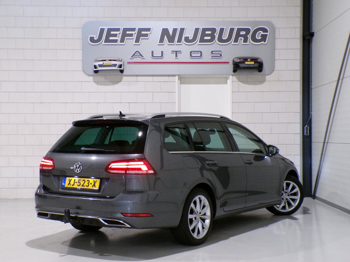 Volkswagen Golf Variant 1.5 TSI DSG Highline "Automaat" Trekhaak Full-LED Apple-Carplay Stoelverwarming Massagestoel Navigatie