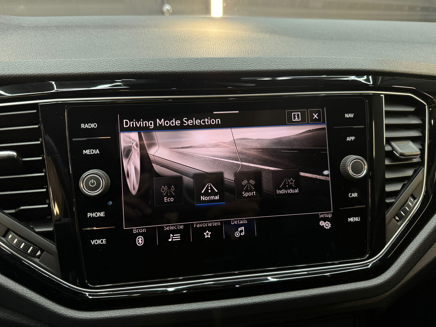 Volkswagen T-Roc 1.5 TSI Sport Business R Line Pano|Keyless