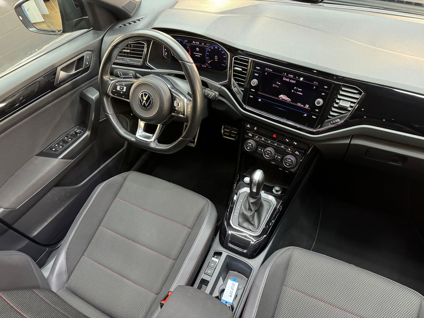 Volkswagen T-Roc 1.5 TSI Sport Business R Line Pano|Keyless