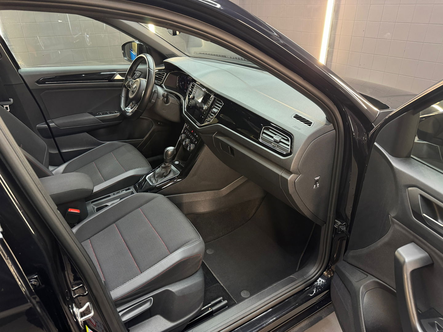 Volkswagen T-Roc 1.5 TSI Sport Business R Line Pano|Keyless