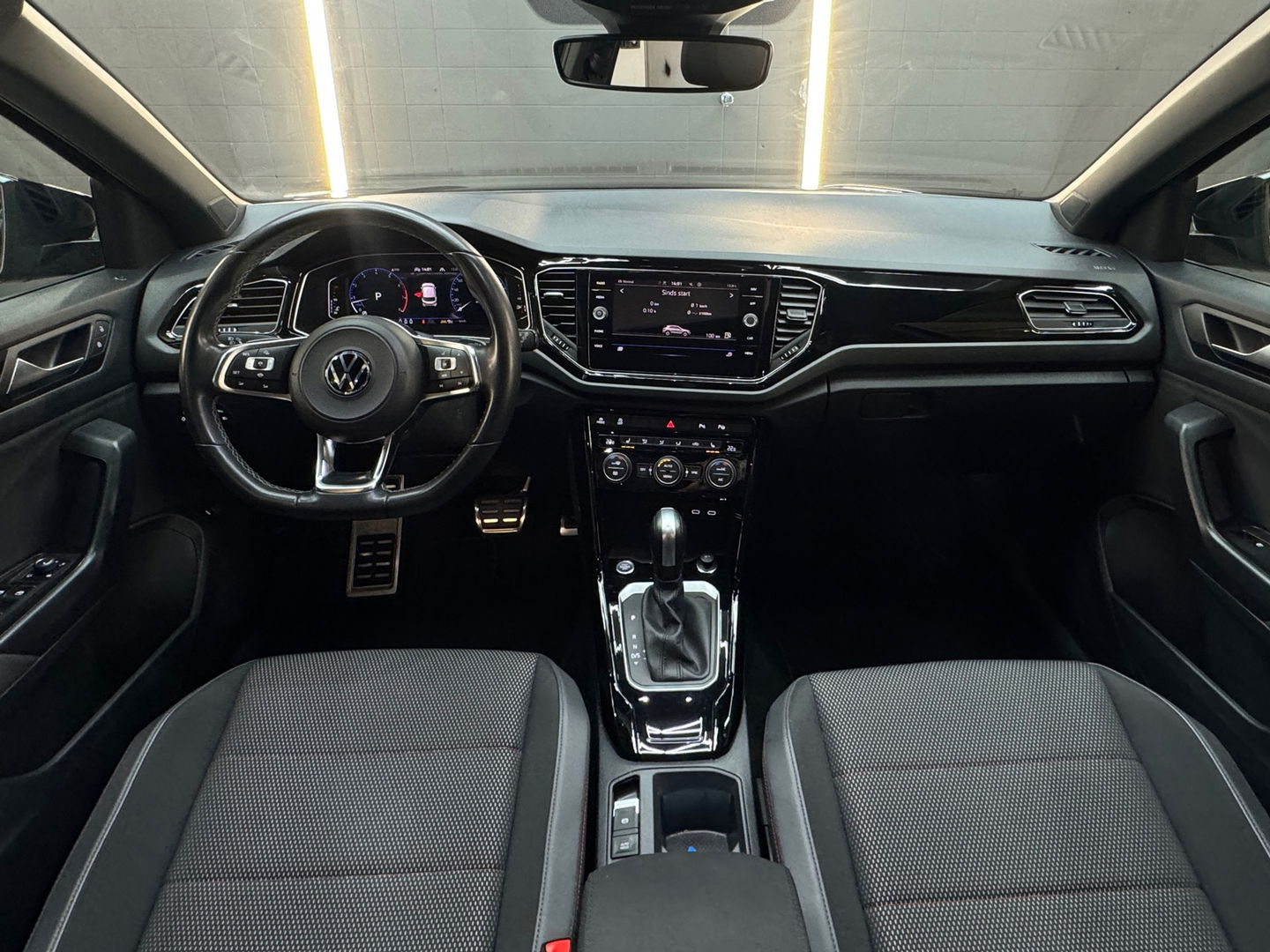 Volkswagen T-Roc 1.5 TSI Sport Business R Line Pano|Keyless