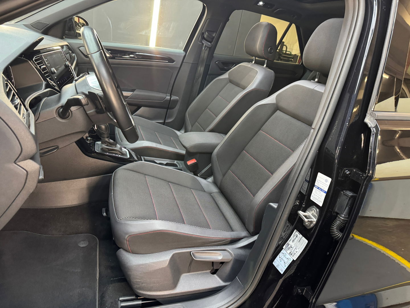 Volkswagen T-Roc 1.5 TSI Sport Business R Line Pano|Keyless