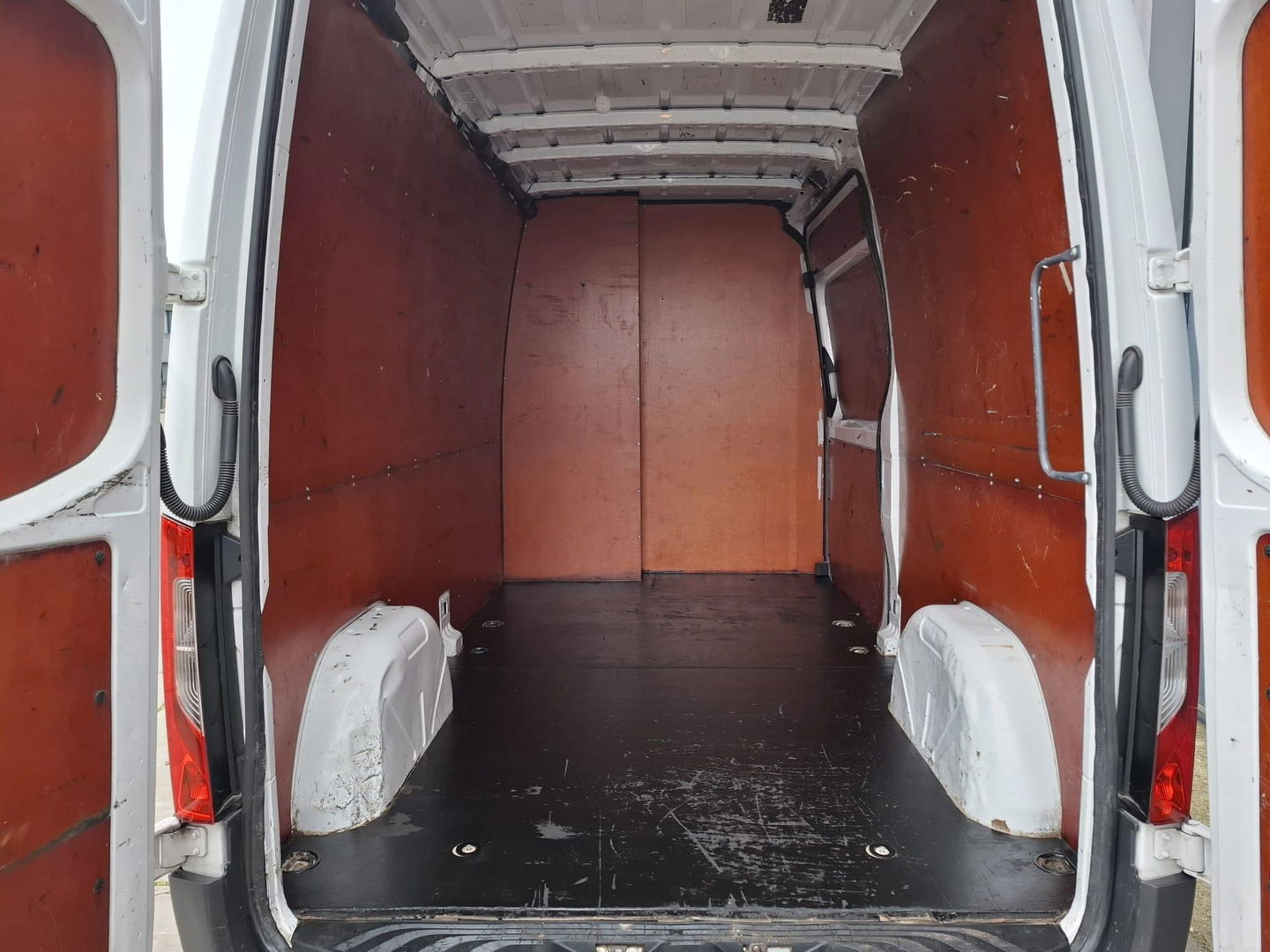 Mercedes-Benz Sprinter 211 2.2 CDI L2H2 AUTOMAAT / TREKHAAK / NAVI / EURO 6 / CARPLAY