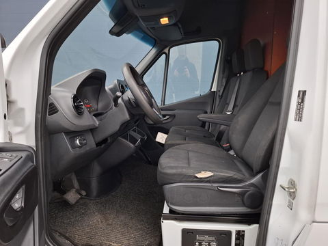 Mercedes-Benz Sprinter 211 2.2 CDI L2H2 AUTOMAAT / TREKHAAK / NAVI / EURO 6 / CARPLAY