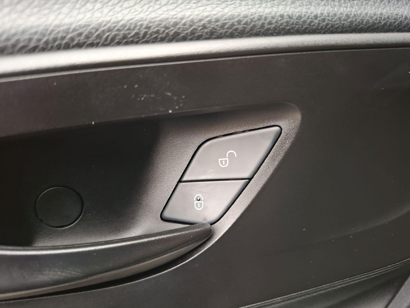 Mercedes-Benz Sprinter 211 2.2 CDI L2H2 AUTOMAAT / TREKHAAK / NAVI / EURO 6 / CARPLAY