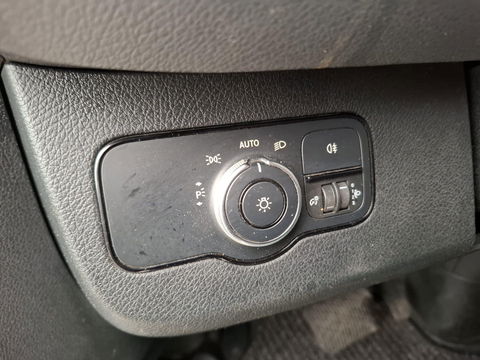 Mercedes-Benz Sprinter 211 2.2 CDI L2H2 AUTOMAAT / TREKHAAK / NAVI / EURO 6 / CARPLAY