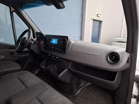Mercedes-Benz Sprinter 211 2.2 CDI L2H2 AUTOMAAT / TREKHAAK / NAVI / EURO 6 / CARPLAY