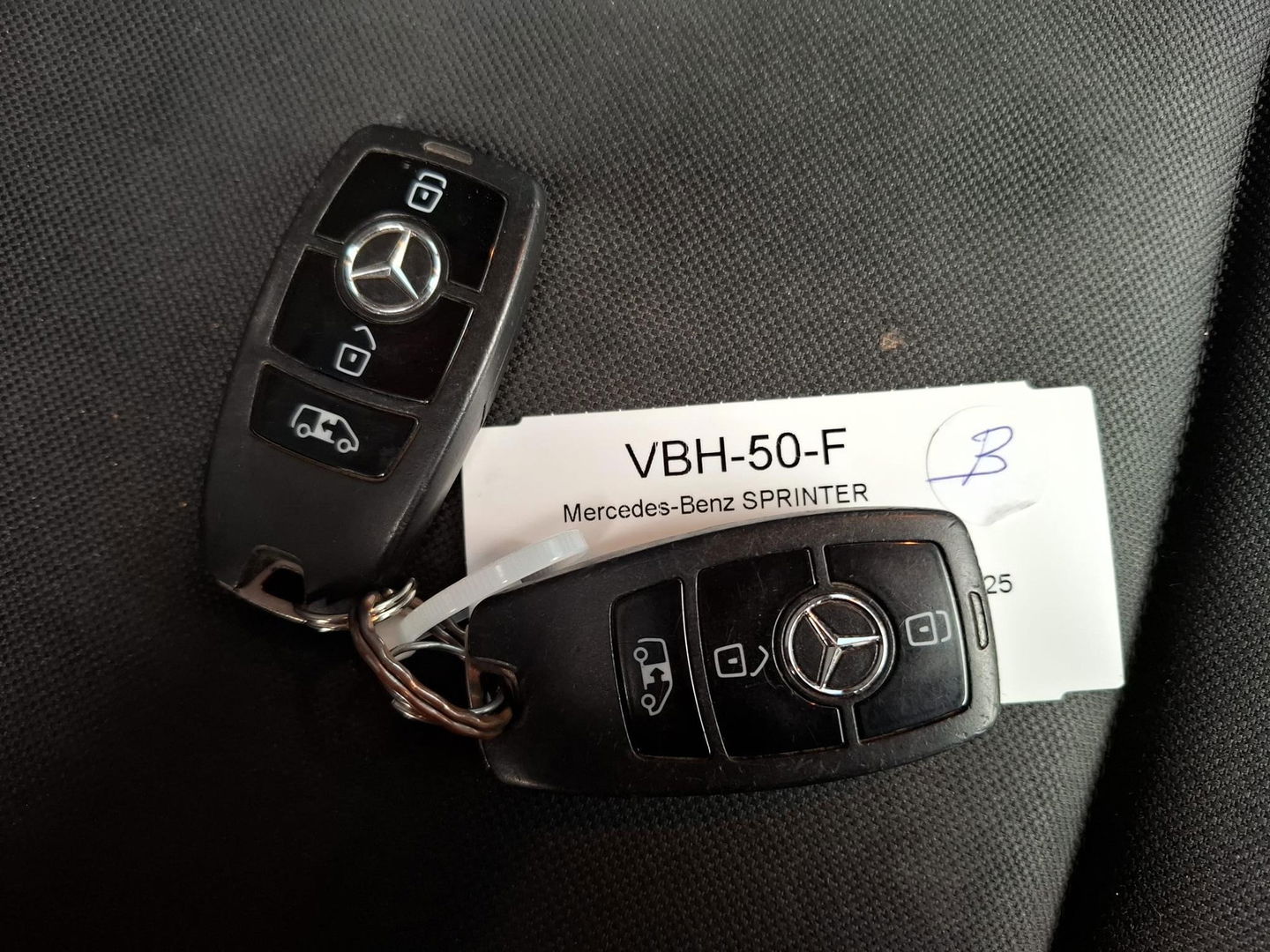 Mercedes-Benz Sprinter 211 2.2 CDI L2H2 AUTOMAAT / TREKHAAK / NAVI / EURO 6 / CARPLAY