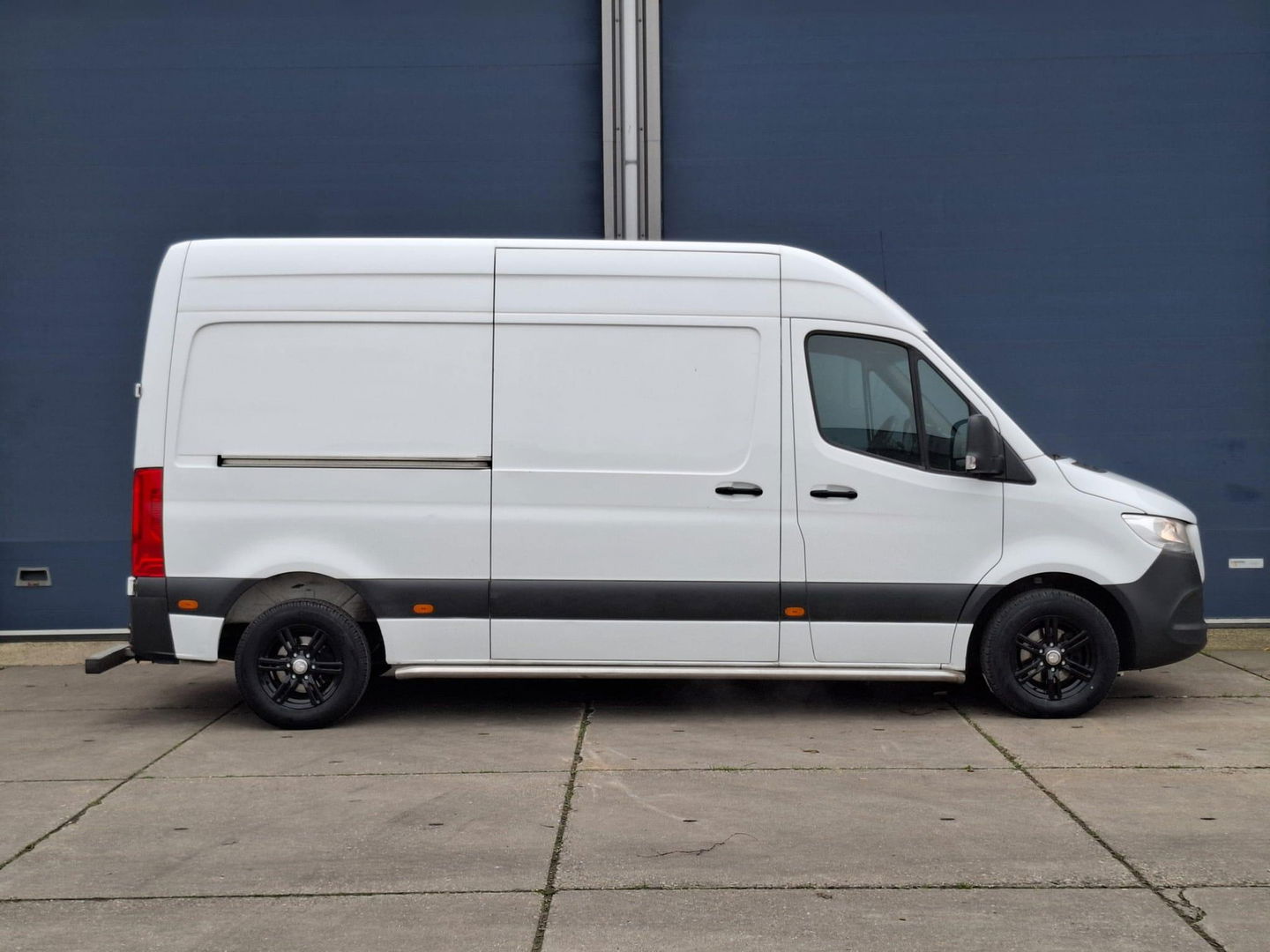 Mercedes-Benz Sprinter 211 2.2 CDI L2H2 AUTOMAAT / TREKHAAK / NAVI / EURO 6 / CARPLAY
