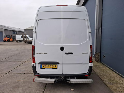 Mercedes-Benz Sprinter 211 2.2 CDI L2H2 AUTOMAAT / TREKHAAK / NAVI / EURO 6 / CARPLAY