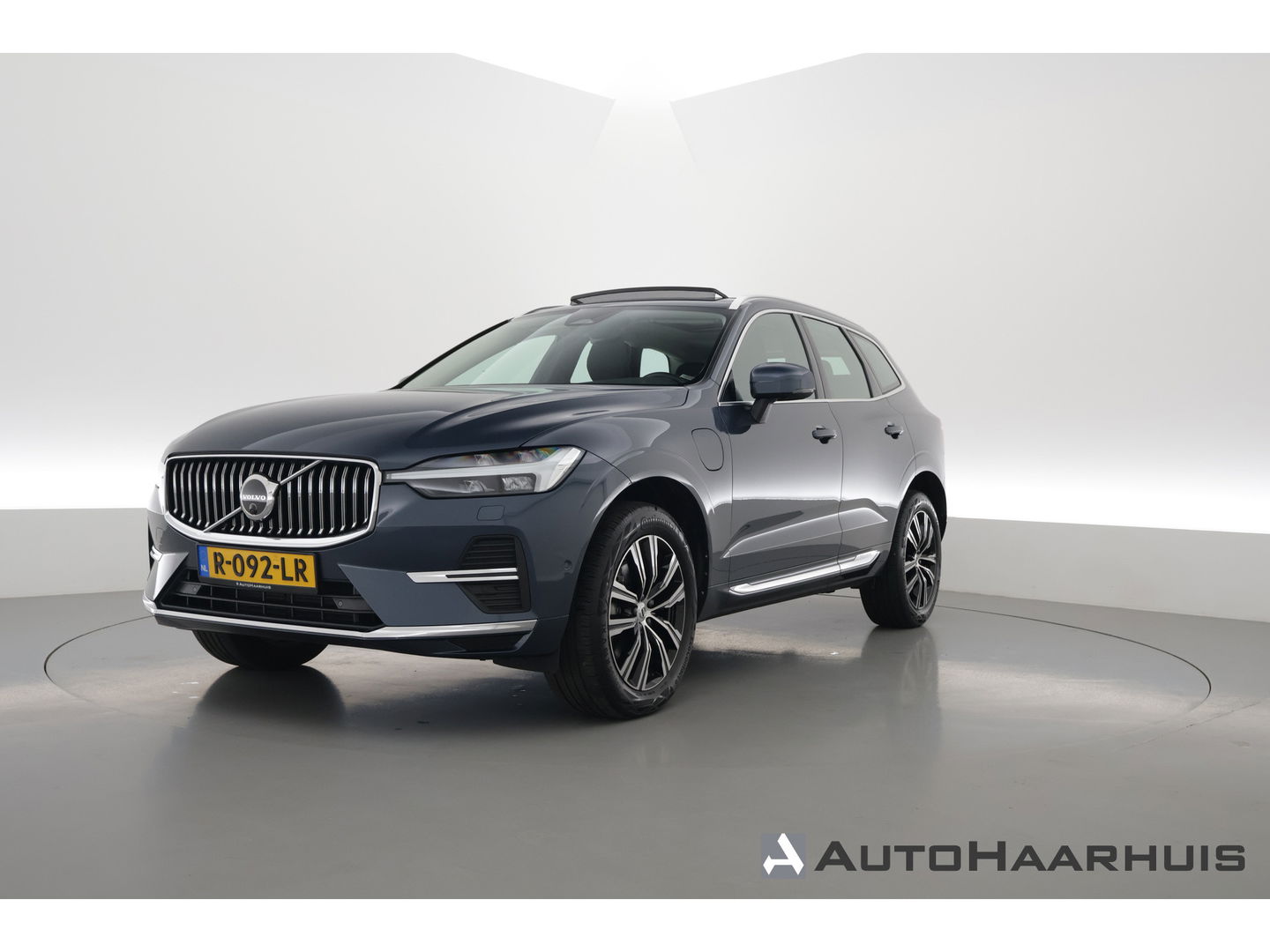 Volvo XC60 2.0 T6 Plug-in hybrid AWD Inscription Expression Panoramadak | Leder | adaptieve cruise