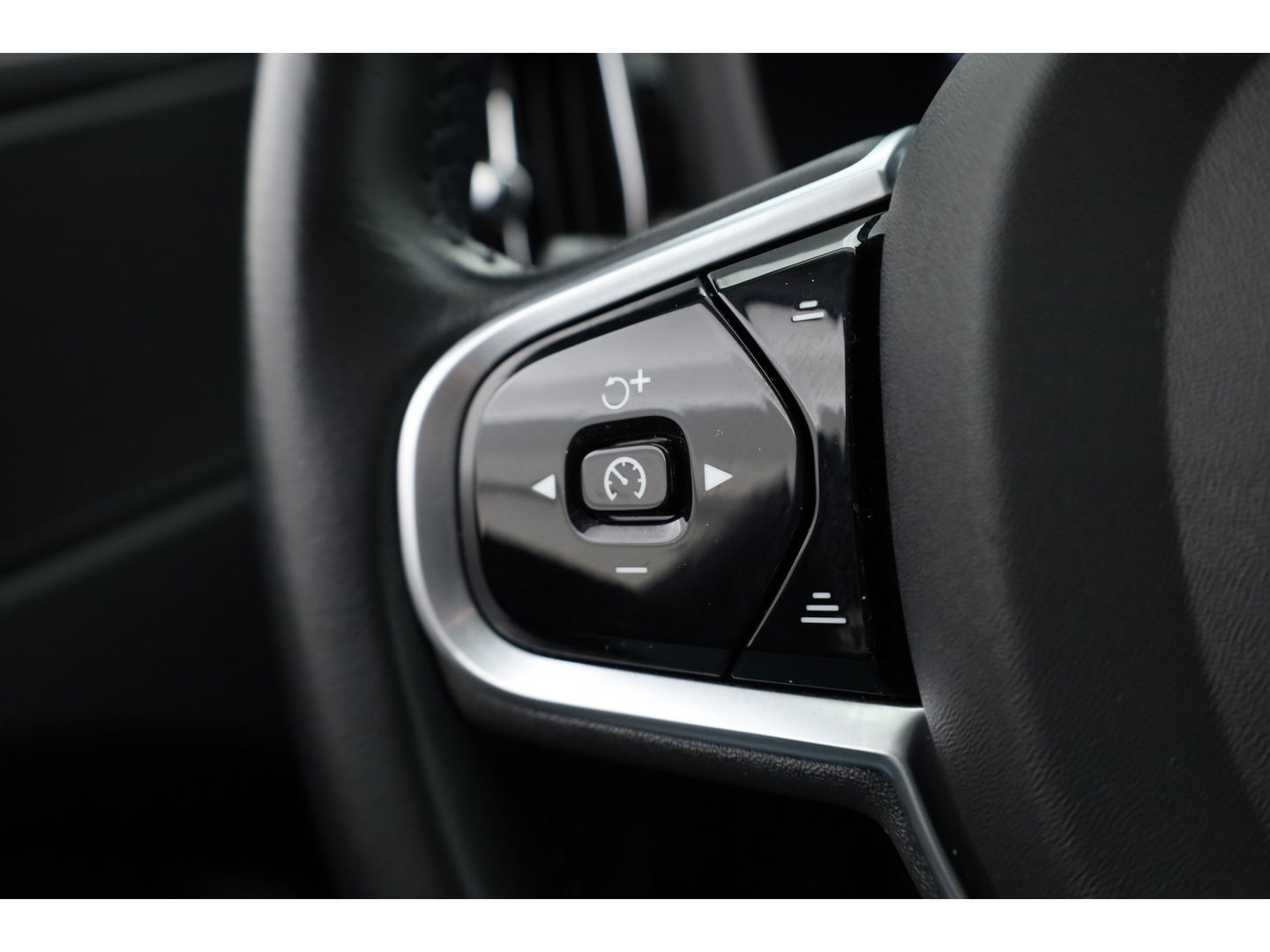 Volvo XC60 2.0 T6 Plug-in hybrid AWD Inscription Expression Panoramadak | Leder | adaptieve cruise