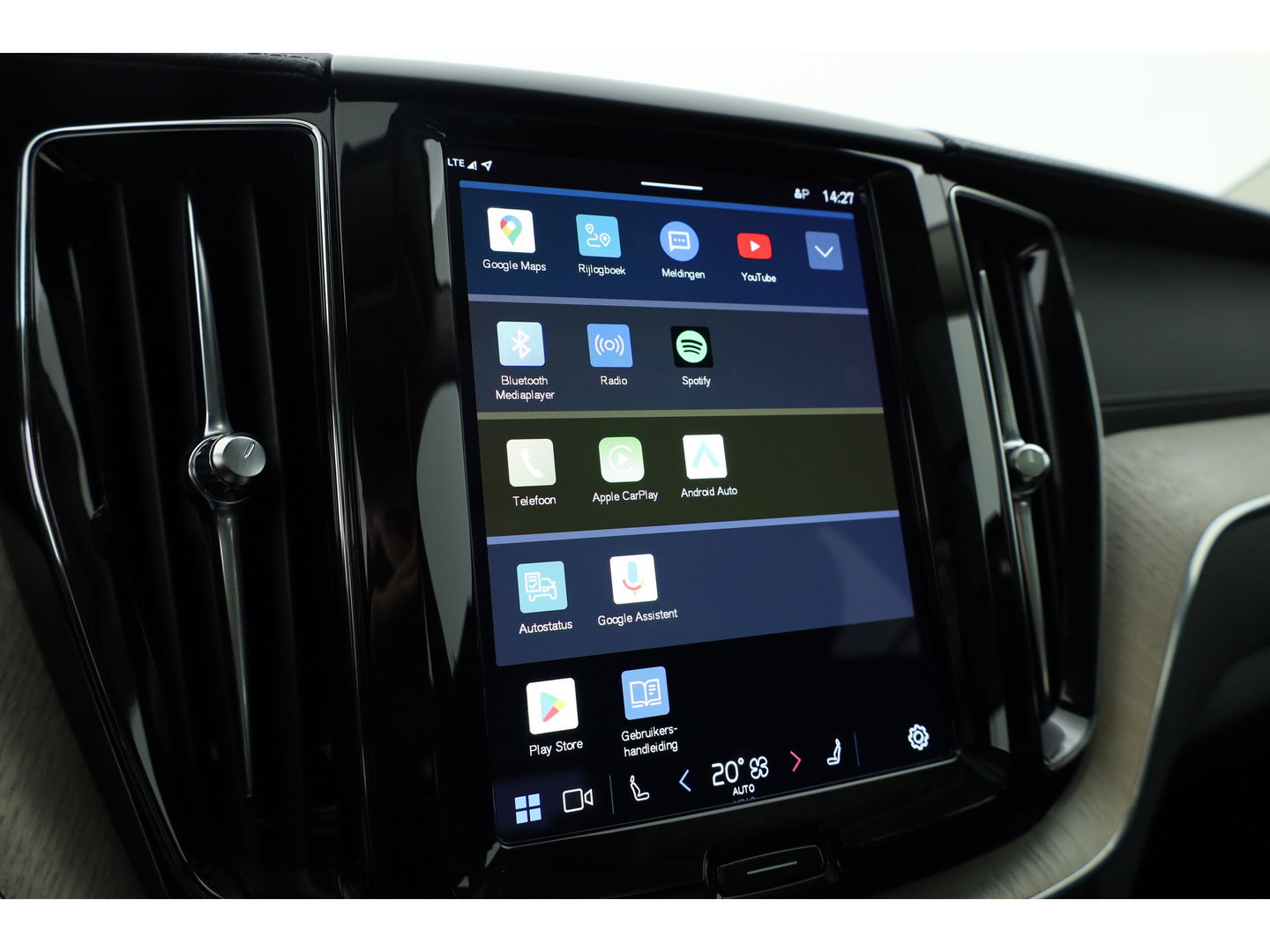 Volvo XC60 2.0 T6 Plug-in hybrid AWD Inscription Expression Panoramadak | Leder | adaptieve cruise