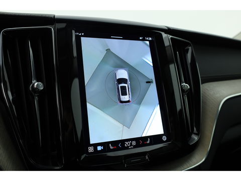 Volvo XC60 2.0 T6 Plug-in hybrid AWD Inscription Expression Panoramadak | Leder | adaptieve cruise