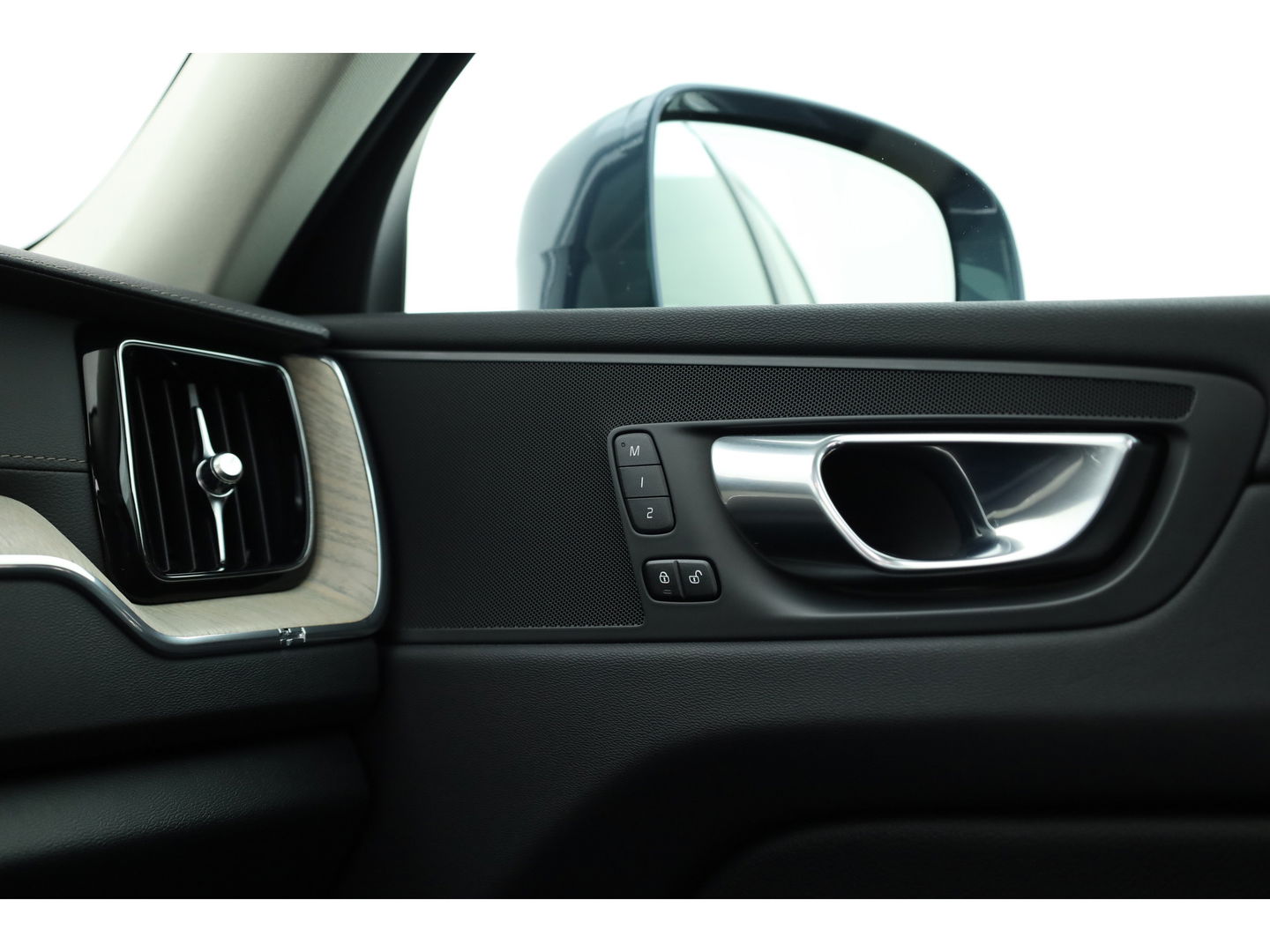 Volvo XC60 2.0 T6 Plug-in hybrid AWD Inscription Expression Panoramadak | Leder | adaptieve cruise