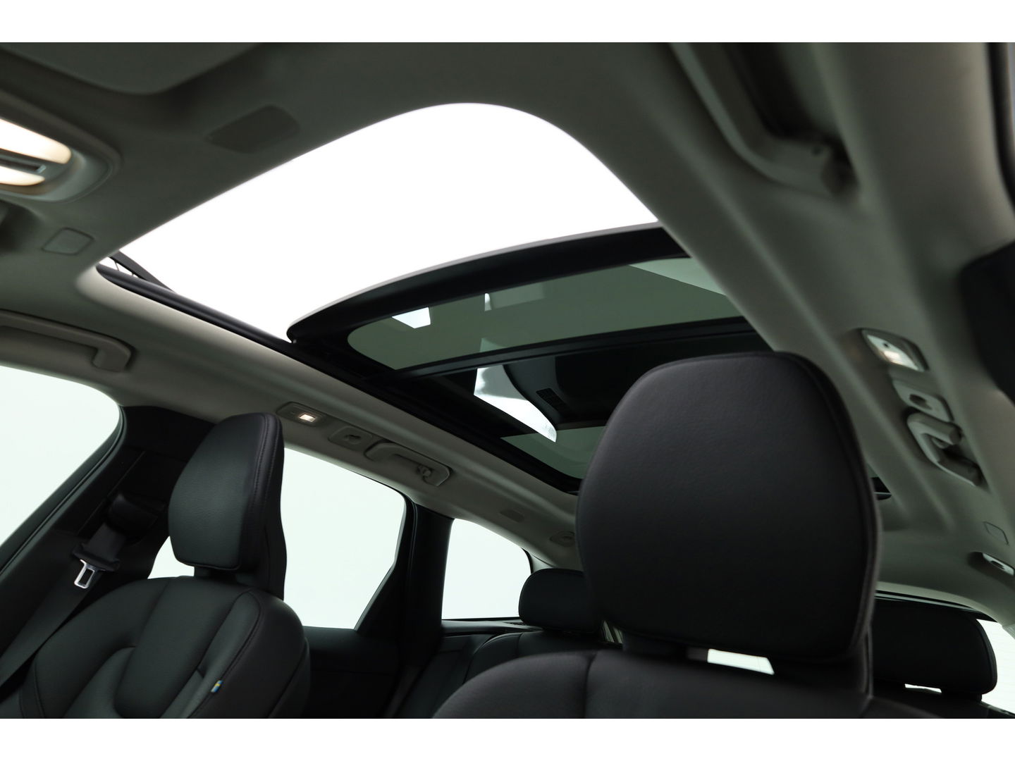 Volvo XC60 2.0 T6 Plug-in hybrid AWD Inscription Expression Panoramadak | Leder | adaptieve cruise